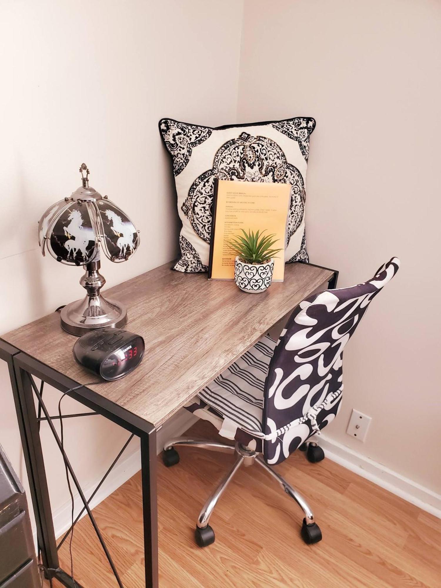 Room In Guest Room - Black-White Rm By Yale U New Haven Ngoại thất bức ảnh